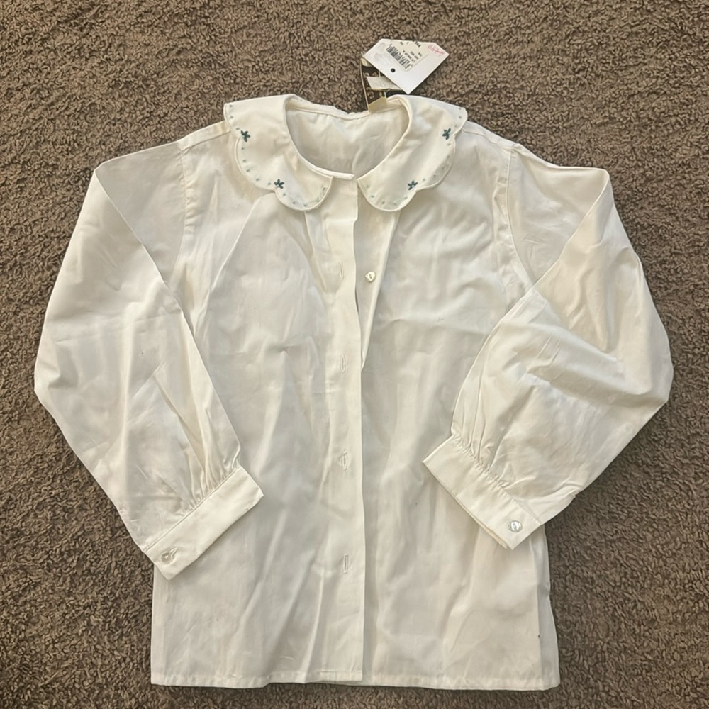 Best & Co. embroidered Peter Pan color button down, size 5